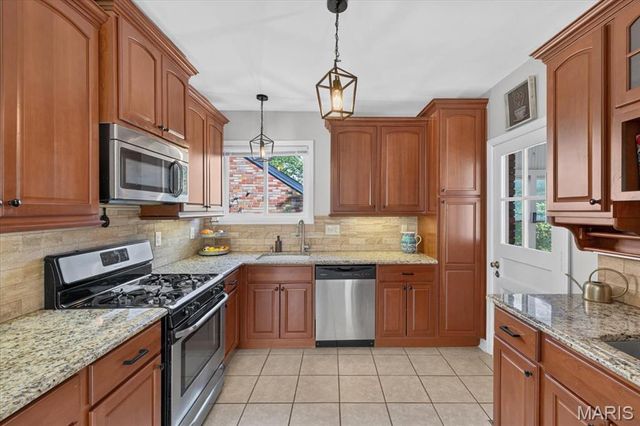 7334 Devonshire Avenue, St Louis, MO 63119