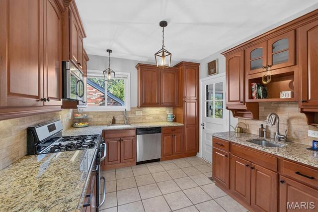 7334 Devonshire Avenue, St Louis, MO 63119
