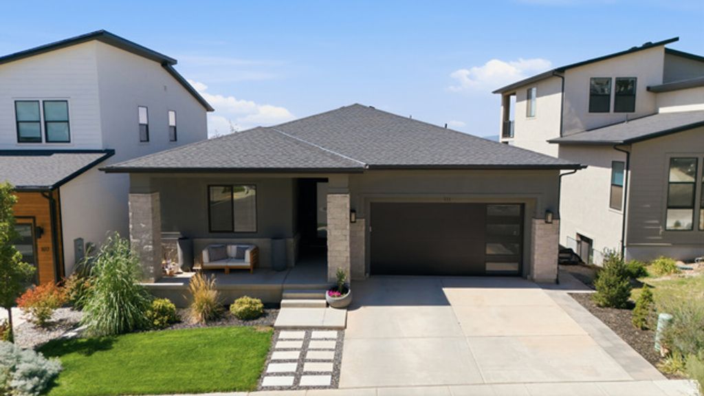 111 E MILLER AVE, North Salt Lake, UT 84054 — photo 3