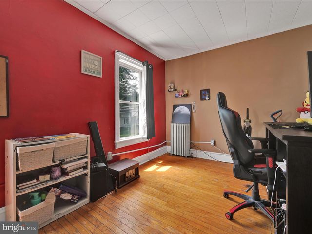 702 N WARREN ST, Orwigsburg, PA 17961