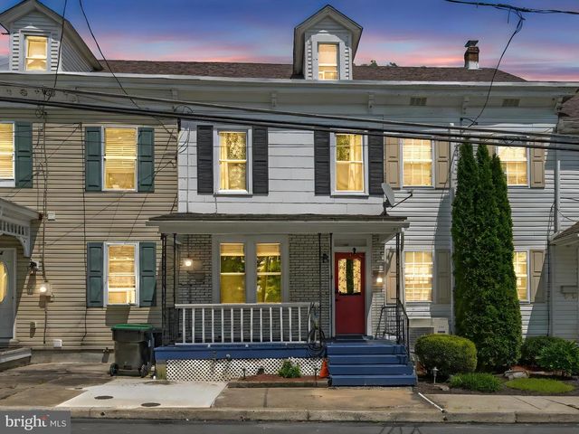 702 N WARREN ST, Orwigsburg, PA 17961
