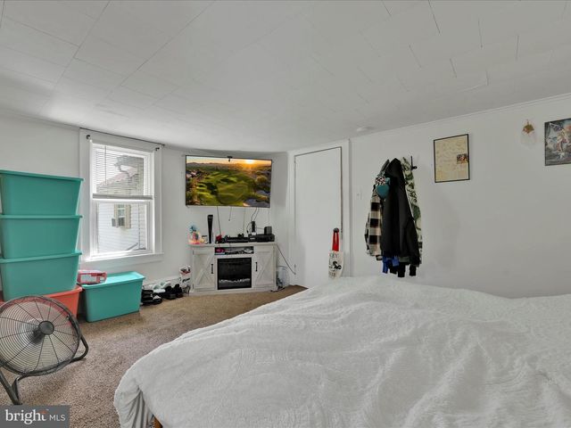 702 N WARREN ST, Orwigsburg, PA 17961
