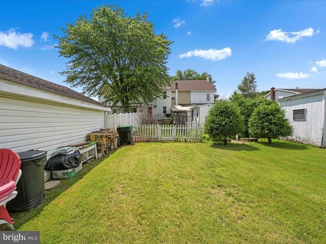 702 N WARREN ST, Orwigsburg, PA 17961