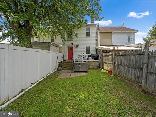 702 N WARREN ST, Orwigsburg, PA 17961