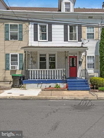 702 N WARREN ST, Orwigsburg, PA 17961