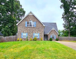 2031 Summit Ln, La Vergne, TN 37086