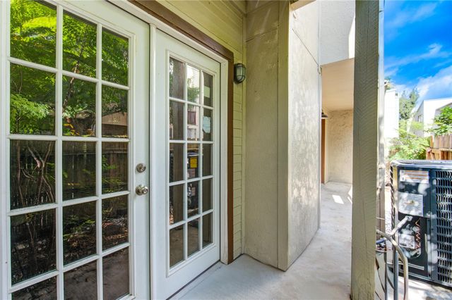 3929 Tanglewilde Street 3929, Houston, TX 77063