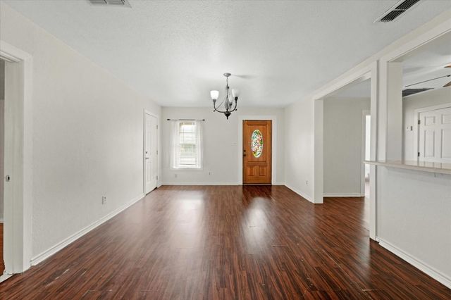 709 S Munger Boulevard, Dallas, TX 75223