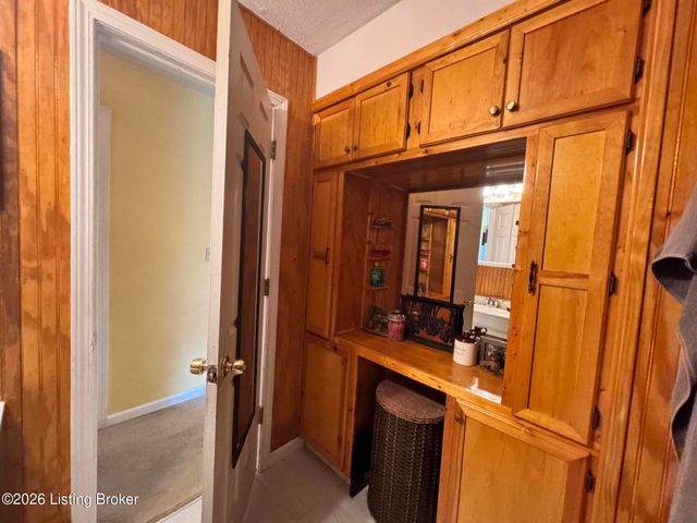 6801 Rutledge Rd, Louisville, KY 40258