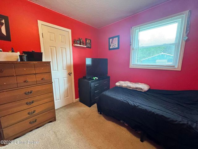 6801 Rutledge Rd, Louisville, KY 40258