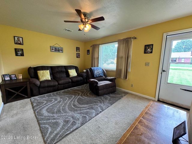 6801 Rutledge Rd, Louisville, KY 40258