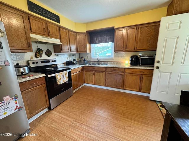 6801 Rutledge Rd, Louisville, KY 40258
