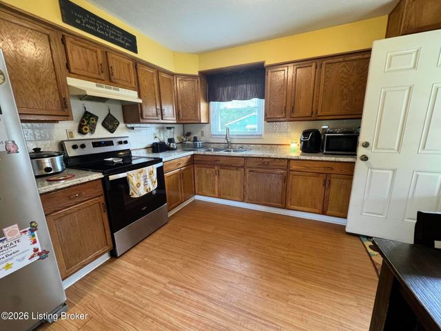 6801 Rutledge Rd, Louisville, KY 40258