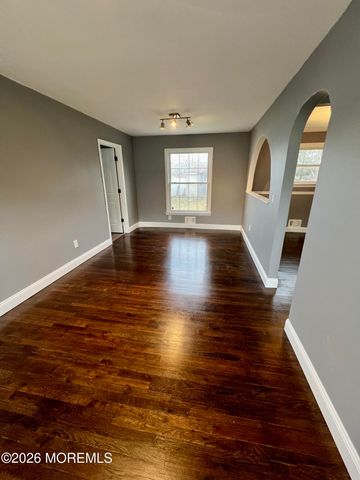 121 Belmont Drive, Toms River, NJ 08757