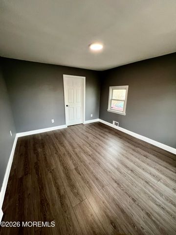 121 Belmont Drive, Toms River, NJ 08757