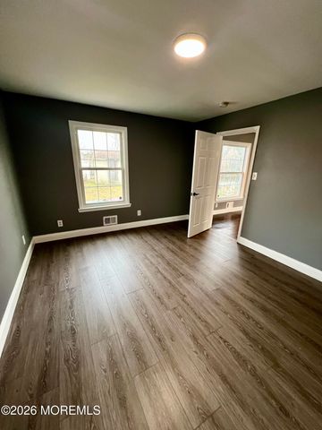 121 Belmont Drive, Toms River, NJ 08757