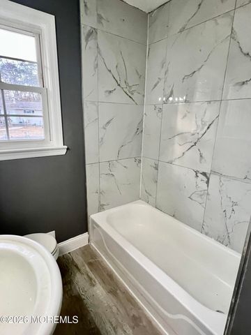 121 Belmont Drive, Toms River, NJ 08757