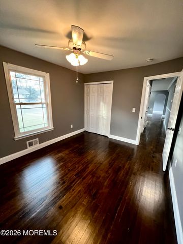 121 Belmont Drive, Toms River, NJ 08757