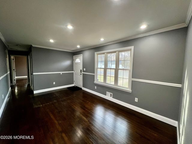 121 Belmont Drive, Toms River, NJ 08757