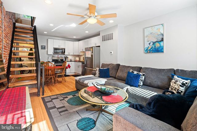 1540 S LECOUNT, Philadelphia, PA 19146