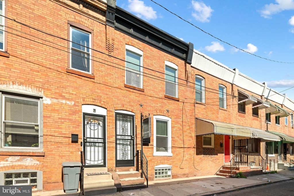 1540 S LECOUNT, Philadelphia, PA 19146