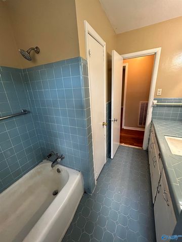 2723 Oaktree Lane, Huntsville, AL 35810