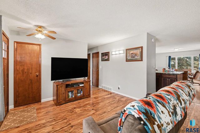 5413 N French Ave Avenue, Sioux Falls, SD 57104