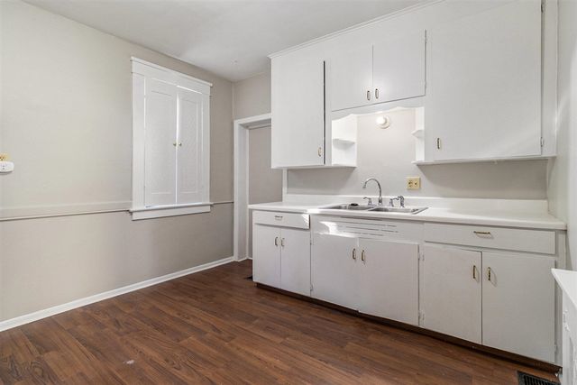 834 W Main Street, Kalamazoo, MI 49007