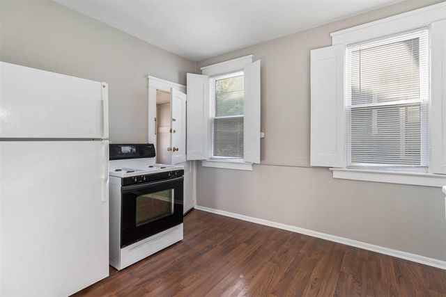 834 W Main Street, Kalamazoo, MI 49007