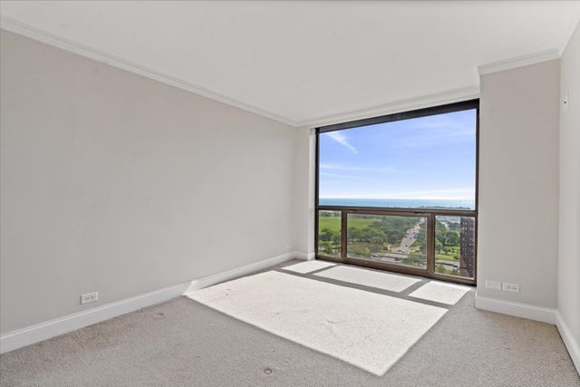 4343 N Clarendon Avenue 2304, Chicago, IL 60613