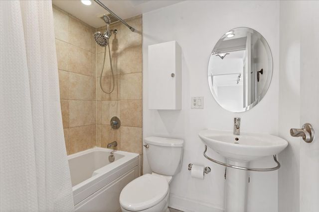 4343 N Clarendon Avenue 2304, Chicago, IL 60613