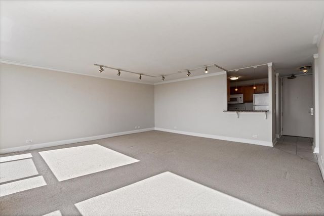 4343 N Clarendon Avenue 2304, Chicago, IL 60613
