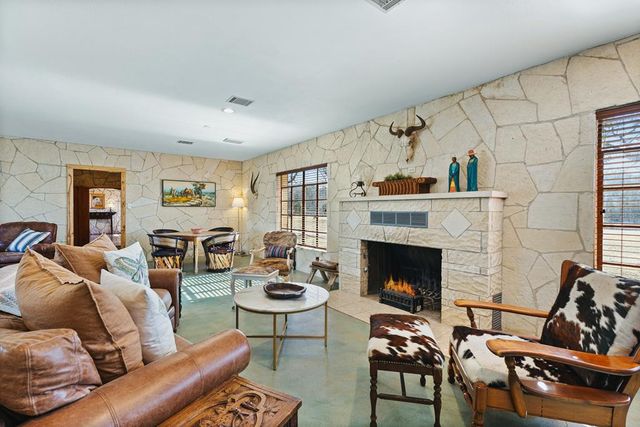5322 N State Hwy 16, Bandera, TX 78003