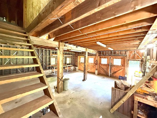 39 Whites Hill Road, Dover, VT 05341