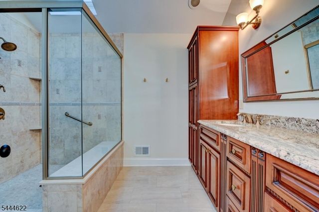 3 Dogwood Dr, Hillsborough Twp., NJ 08844
