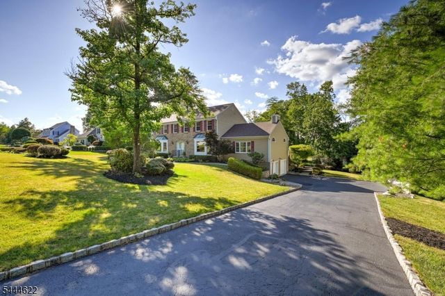 3 Dogwood Dr, Hillsborough Twp., NJ 08844