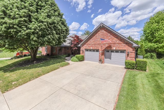 2077 Ridgemere Place, Greenwood, IN 46143