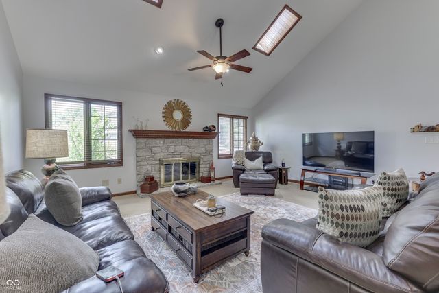 2077 Ridgemere Place, Greenwood, IN 46143
