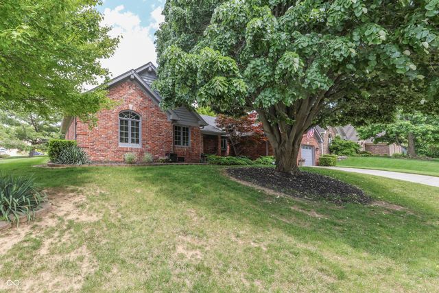 2077 Ridgemere Place, Greenwood, IN 46143