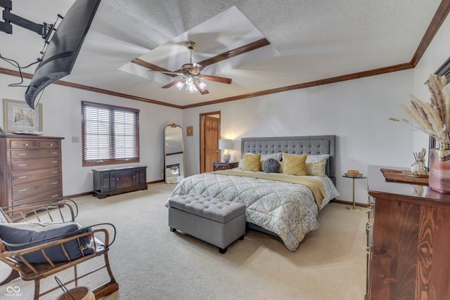2077 Ridgemere Place, Greenwood, IN 46143