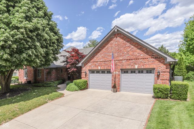 2077 Ridgemere Place, Greenwood, IN 46143