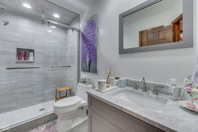 2077 Ridgemere Place, Greenwood, IN 46143