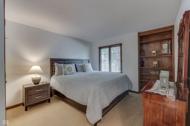 2077 Ridgemere Place, Greenwood, IN 46143