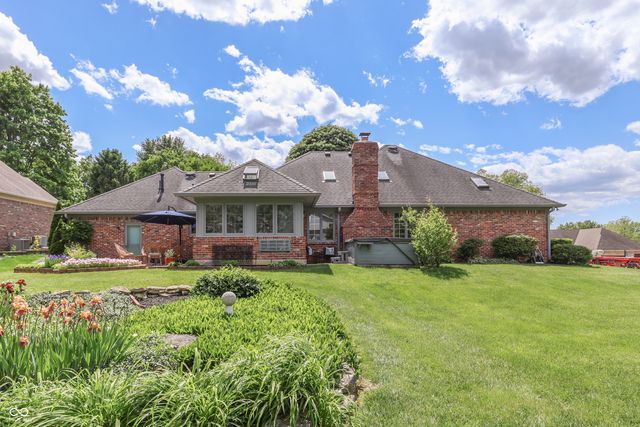 2077 Ridgemere Place, Greenwood, IN 46143