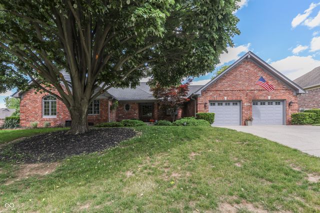 2077 Ridgemere Place, Greenwood, IN 46143