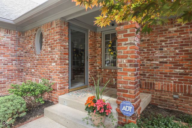 2077 Ridgemere Place, Greenwood, IN 46143
