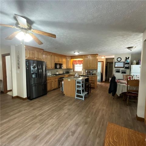 19 Hunts Neck RD, Poquoson, VA 23662