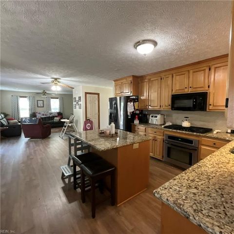 19 Hunts Neck RD, Poquoson, VA 23662