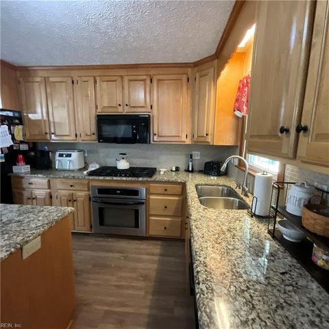 19 Hunts Neck RD, Poquoson, VA 23662