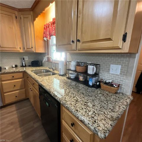 19 Hunts Neck RD, Poquoson, VA 23662